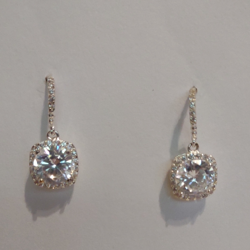 gold-tone drop earrings